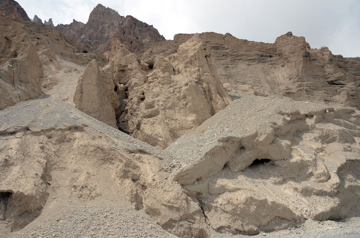 01 Eroded Hills From Trail After Leaving Kerqin Camp In Shaksgam Valley On Trek To K2 North Face In China